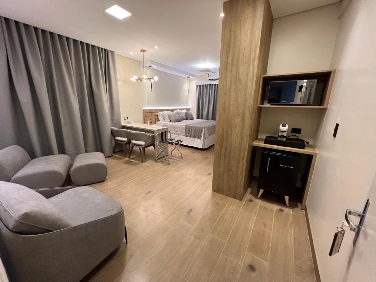 Onix Hotel Assis Exteriör bild